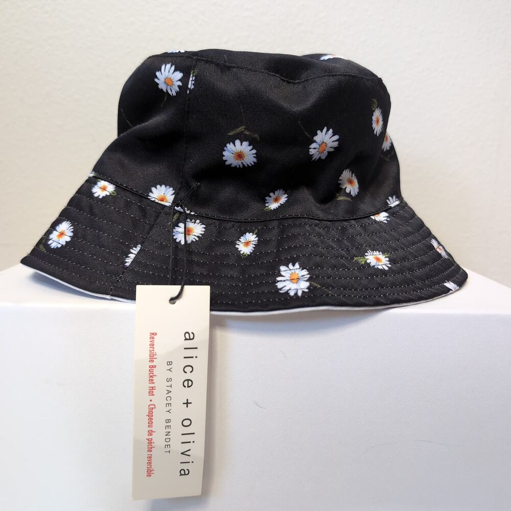 Daisy Print Reversible Bucket Hat